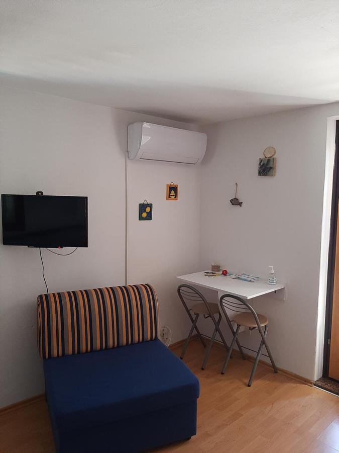 Apartments Maya Biograd Na Moru Buitenkant foto